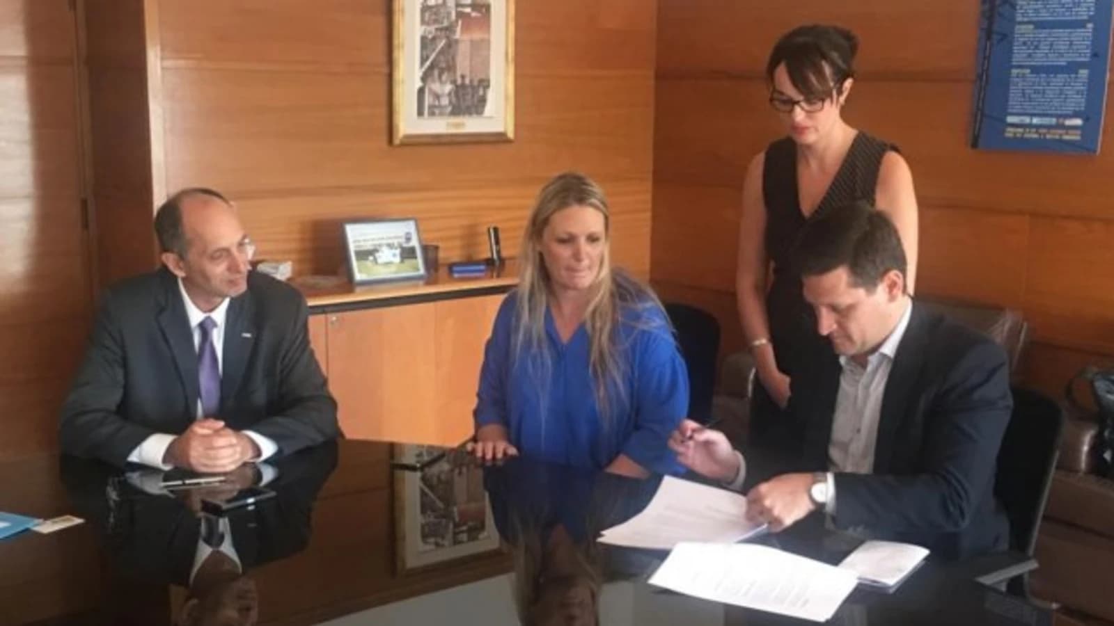Nuevo convenio: UTE de Uruguay y EPE Santa Fe cooperarán en movilidad eléctrica y energías renovables