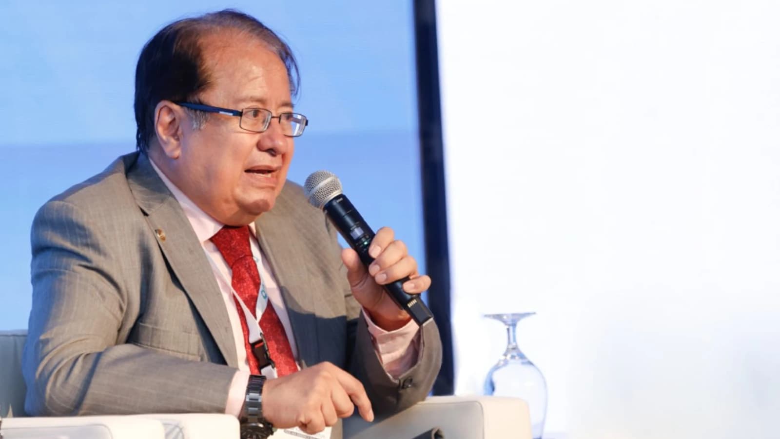 Ministro Ventura sobre la PEG-5: "Esta es la licitación clave para la transición energética