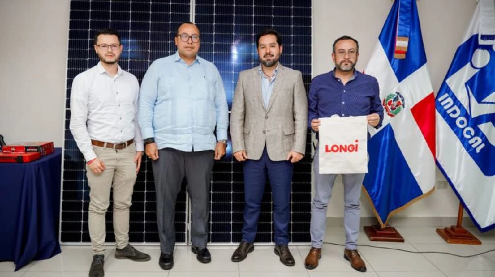 LONGi realiza donación de paneles solares en colaboración con ASOFER para el Programa del INDOCAL en República Dominicana