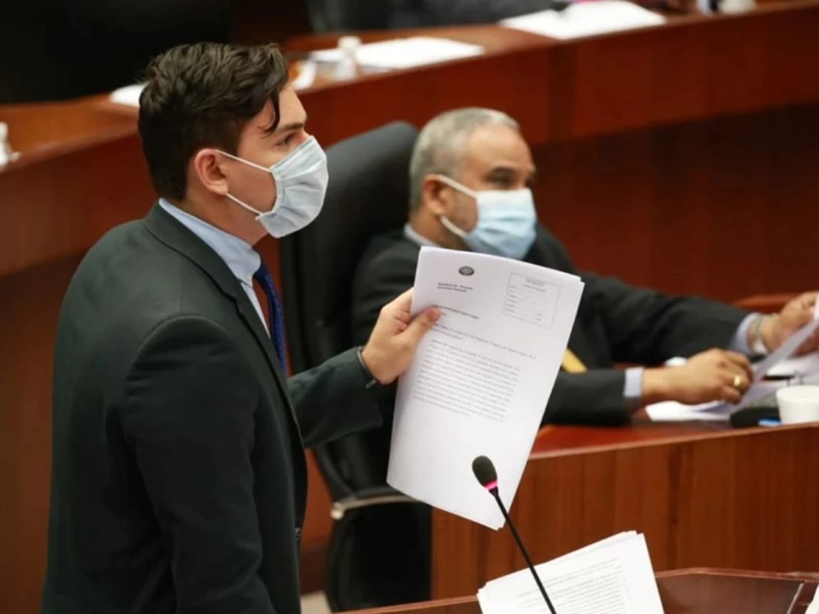 Diputado panameño increpó al gobierno por su apuesta al gas y pidió incentivar la energía solar