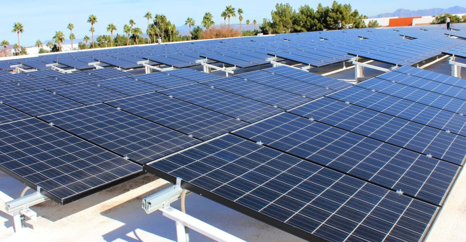 CIBanco garantiza créditos para adquirir paneles fotovoltaicos en México facilitando ventas de 600 integradores