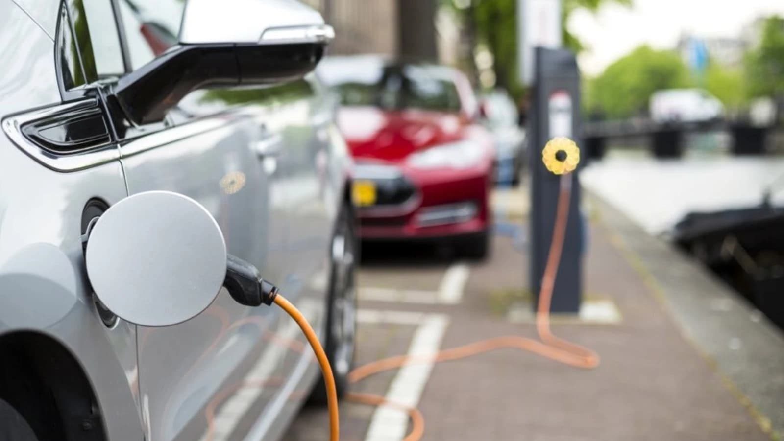 El Gobierno permite la importación de vehículos eléctricos a marcas que no fabrican en Argentina