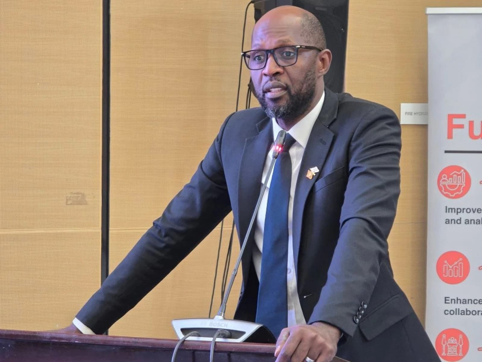 Makozo Chikote - Ministro de Energía de Zambia